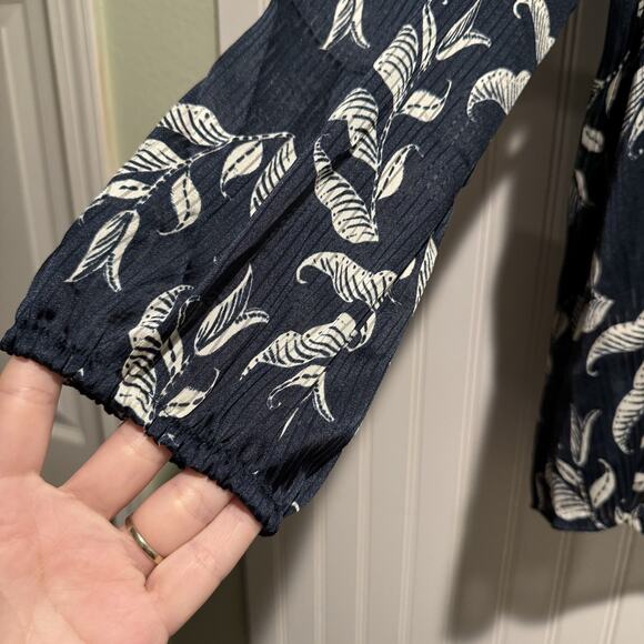 Lane Bryant Navy Blue Floral Keyhole Blouse Plus Size 18 - Picture 3 of 7